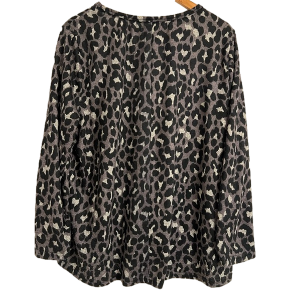 Per Se Women’s 1X Black & Gray Animal Print Long Sleeve Shirt - Picture 2 of 4